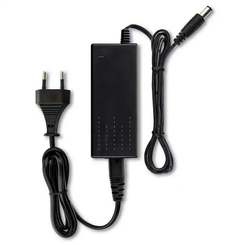 Speciální Cena MCLED ZDROJ NAPÁJ. 36W 24VDC 1,5A IP20 ČERNÝ PLAST S VIDLICÍ ML-732.064.11.1
