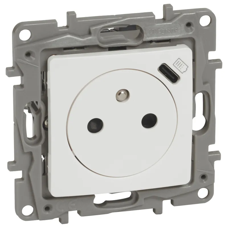 LEGRAND NILOE 764536 ZÁSUVKA 2P+T / USB C BÍLÁ Objednat Nyní